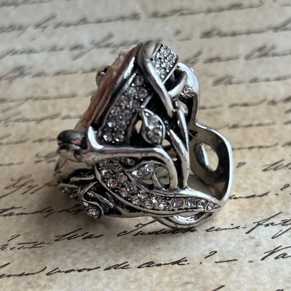 Amedeo Cameo Ring Ornate Enamel Shell Relief Cameo and Jewels Size 8 - Picture 3 of 4